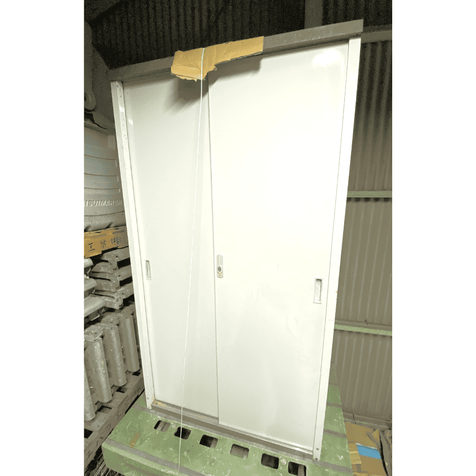 中古 スチール物置 鍵付き 1610×880×450mm – ぼんてん屋|足場や足場材 中古 スチール物置 鍵付き 1610×880×450mm – ぼんてん屋|足場や足場材