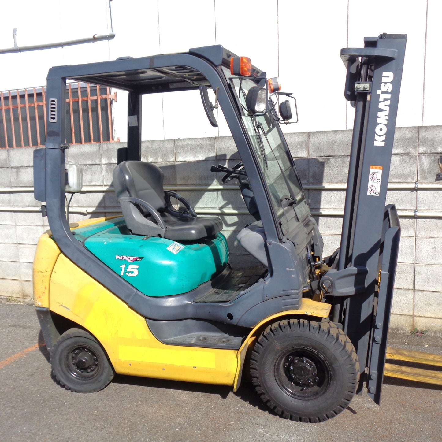 中古 コマツ フォークリフト 1.5t FG15LT-20