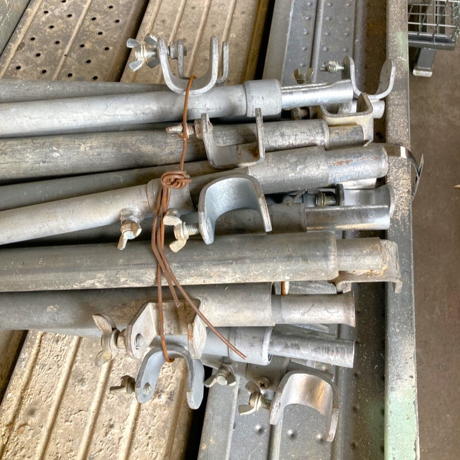 中古 足場 エンドストッパー 600~1219mm 蝶ネジ式