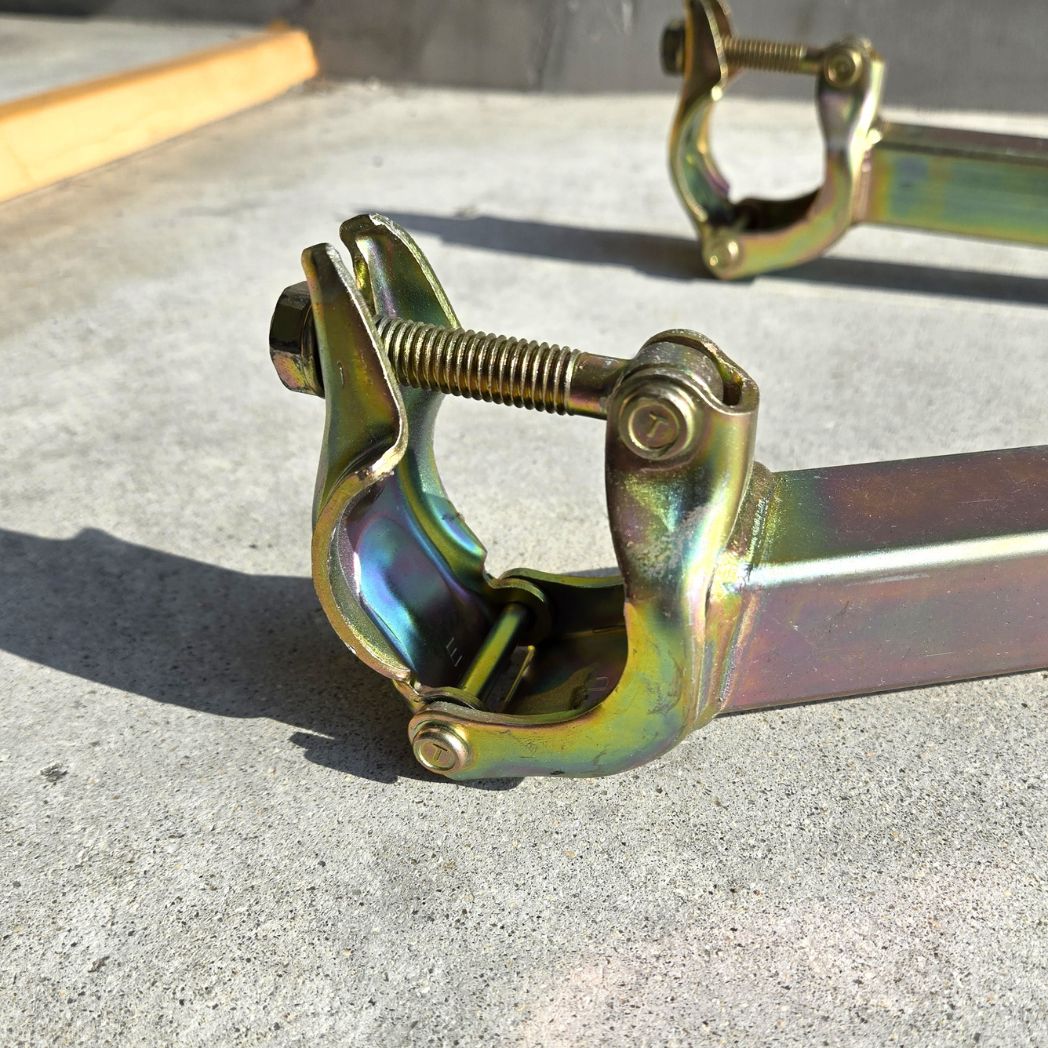 クランプ2箇所付き 簡易ブラケット KB-500 の接続部分