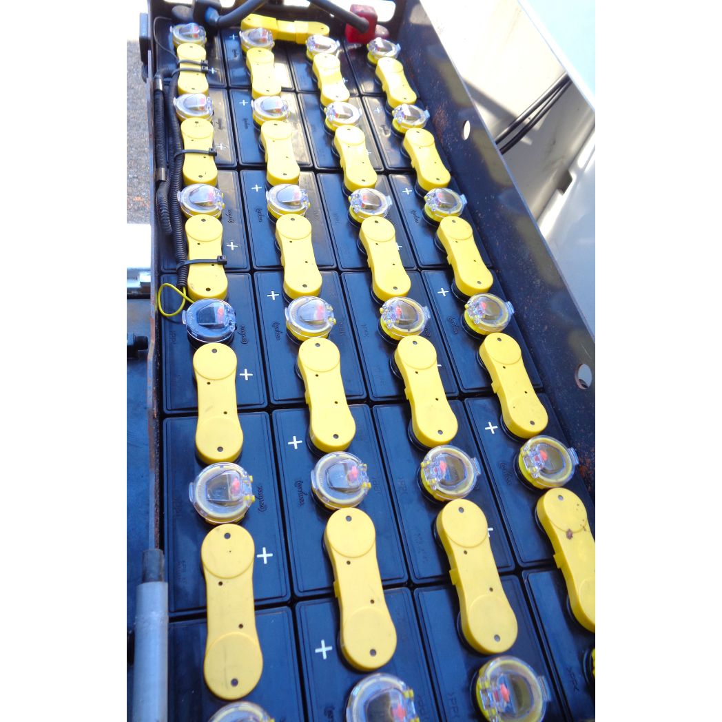 中古 プラッター リーチ式フォークリフト FBRMAW15-80-500M ニチユ