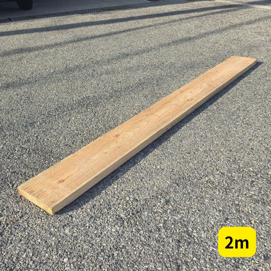 状態Aランクの中古木製足場板。軽微な使用感のみで品質良好。